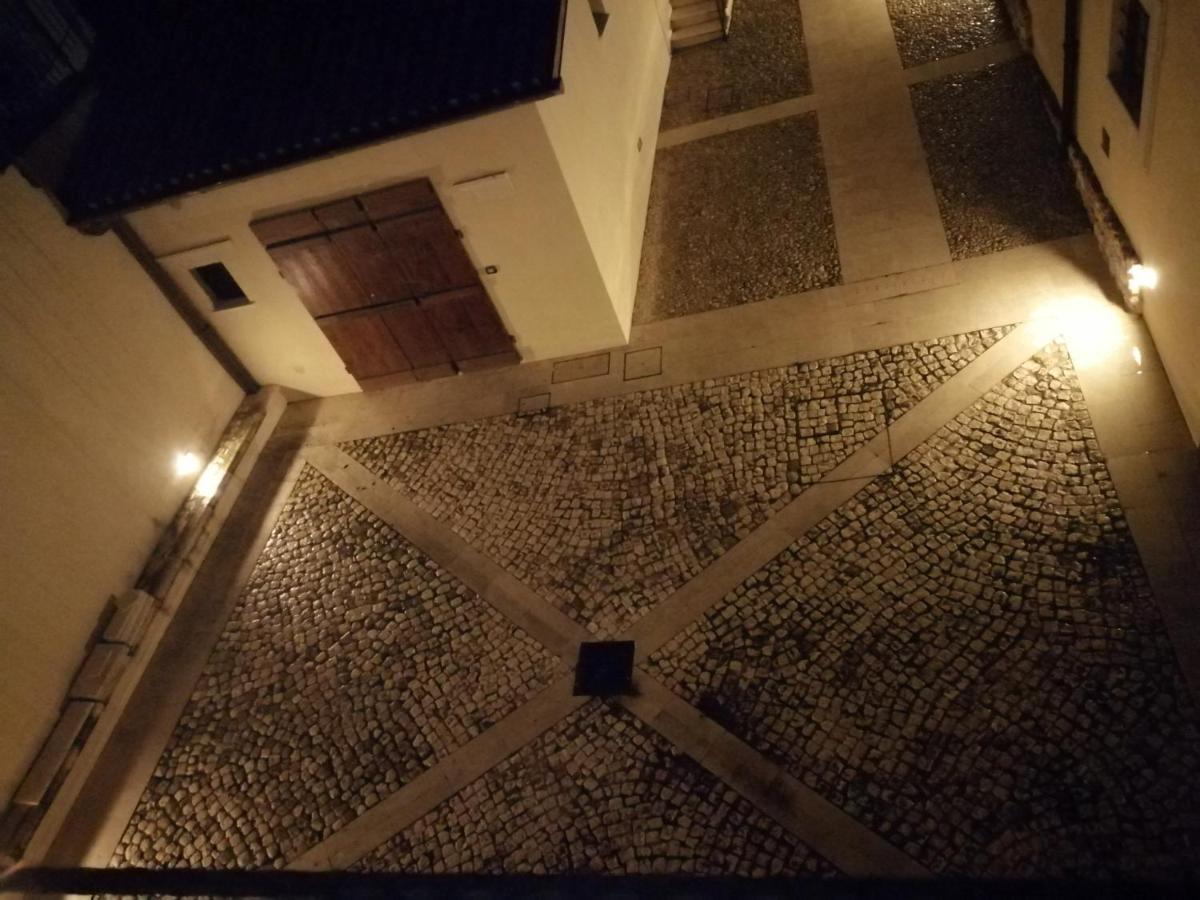 B&B Bone Novelle Dimora Storica Palazzo Zuzi L'Aquila Exterior photo