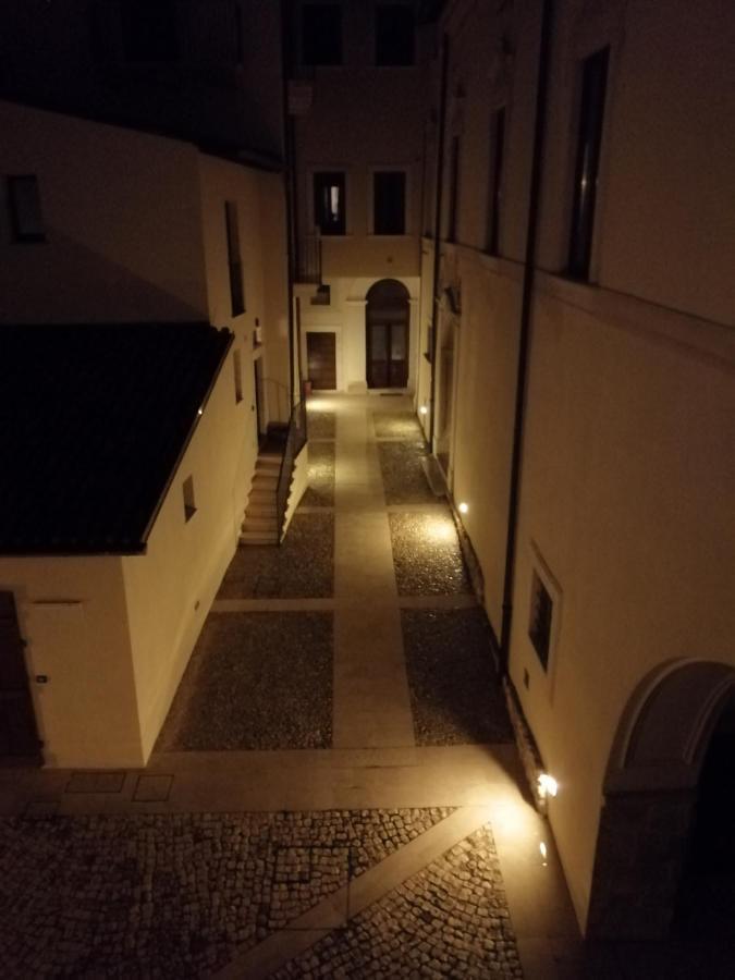 B&B Bone Novelle Dimora Storica Palazzo Zuzi L'Aquila Exterior photo