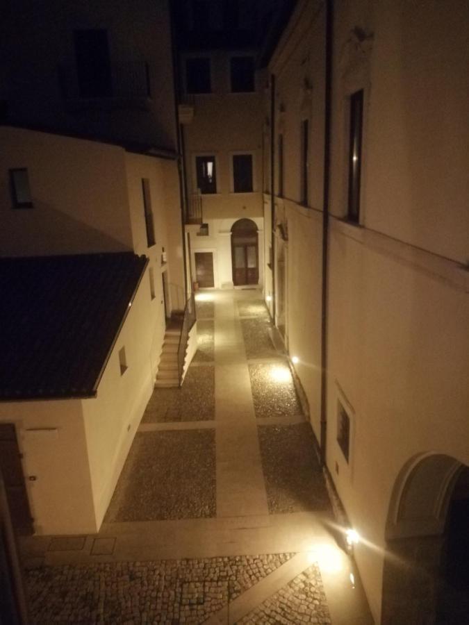 B&B Bone Novelle Dimora Storica Palazzo Zuzi L'Aquila Exterior photo