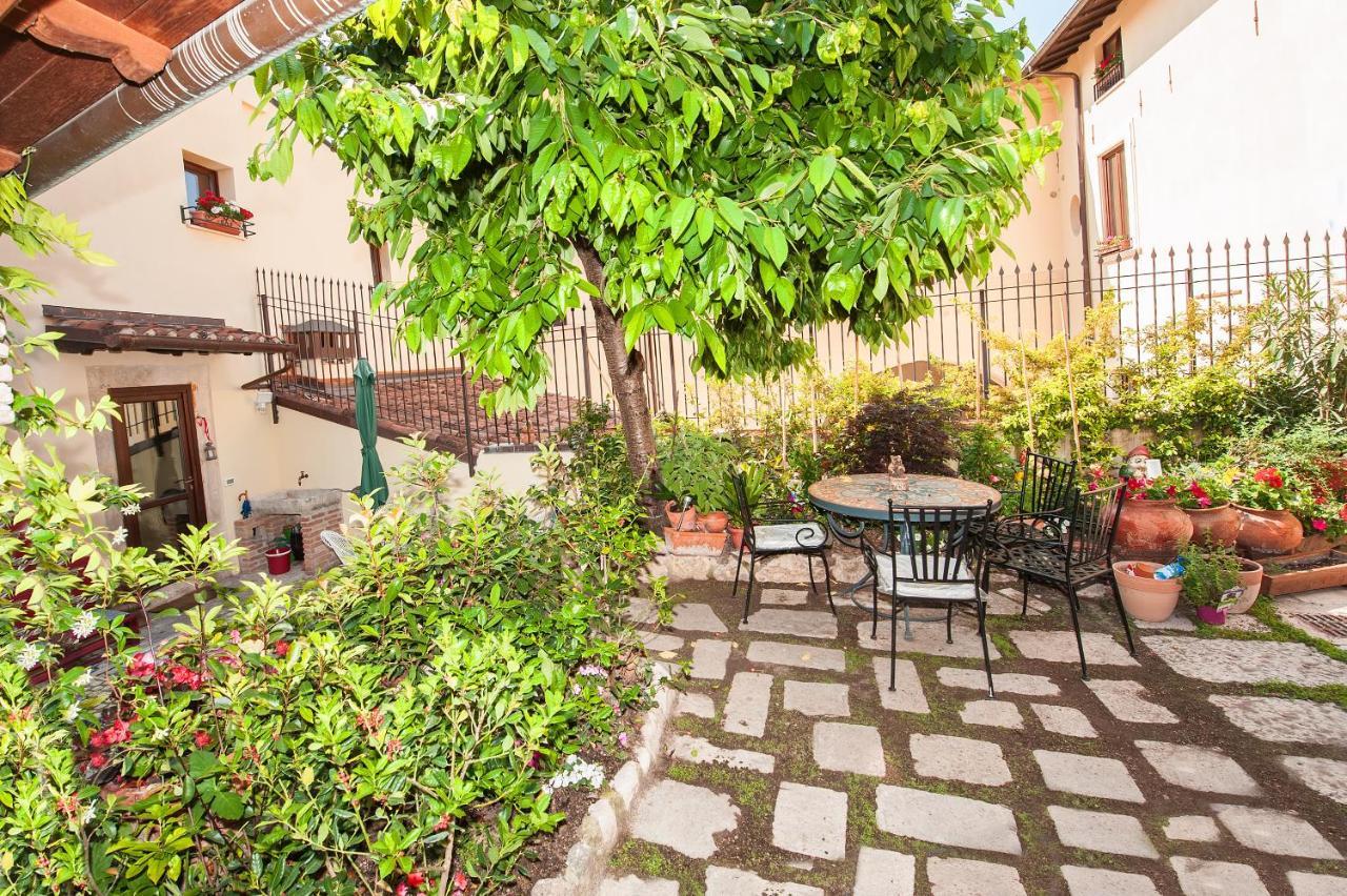 B&B Bone Novelle Dimora Storica Palazzo Zuzi L'Aquila Exterior photo
