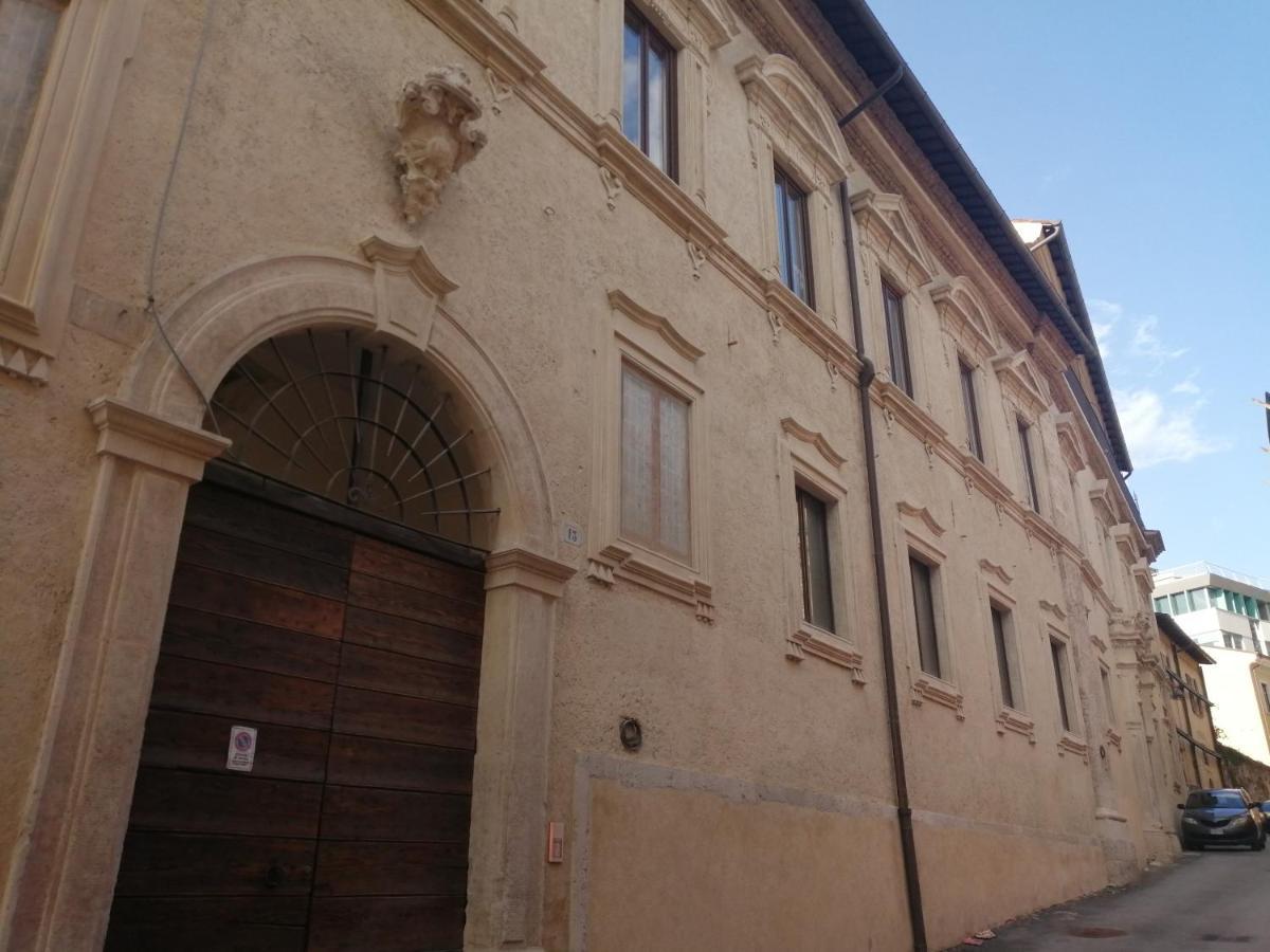 B&B Bone Novelle Dimora Storica Palazzo Zuzi L'Aquila Exterior photo