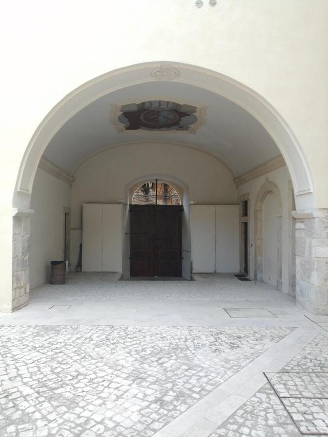 B&B Bone Novelle Dimora Storica Palazzo Zuzi L'Aquila Exterior photo