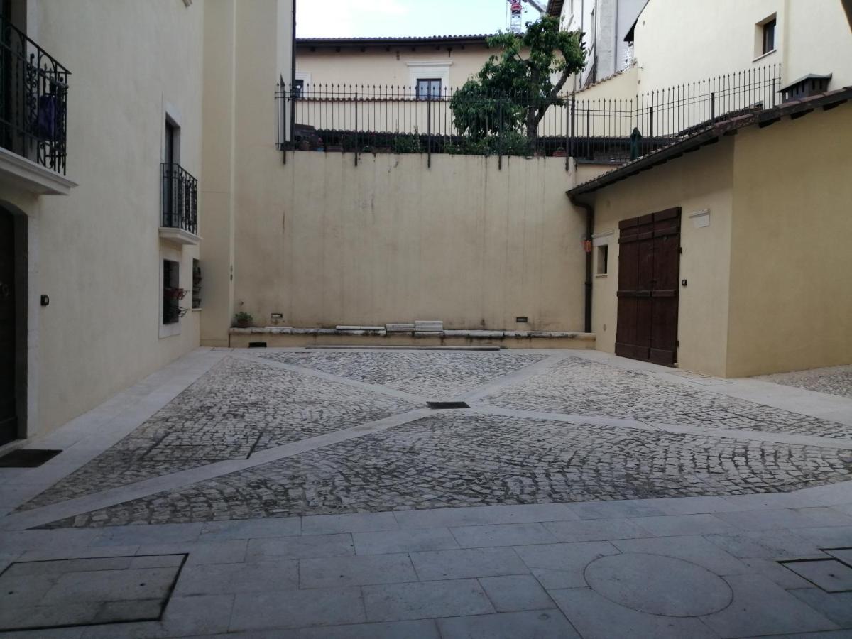 B&B Bone Novelle Dimora Storica Palazzo Zuzi L'Aquila Exterior photo