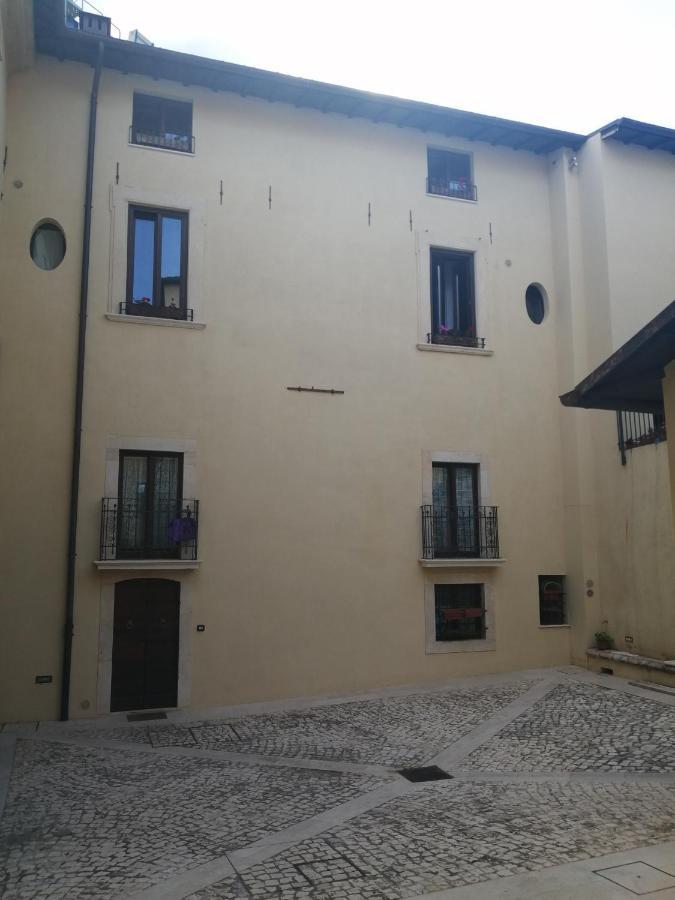 B&B Bone Novelle Dimora Storica Palazzo Zuzi L'Aquila Exterior photo